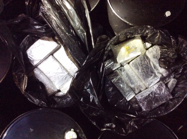 200 kilo cocaïne gevonden in ijzeren vaten