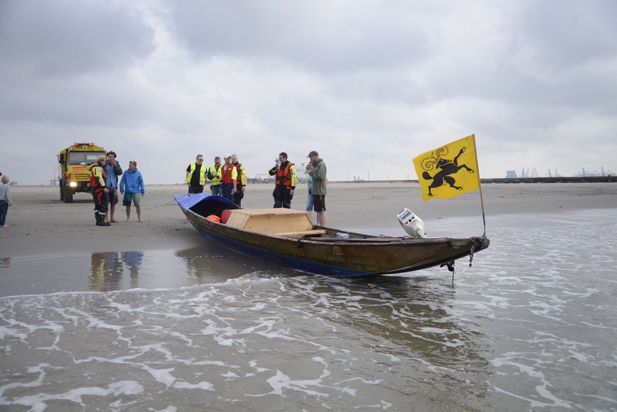 Zwitsers stranden met boot in Hoek van Holland