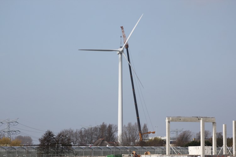 Collegevragen over definitieve plaatsing windturbine bij Maassluis