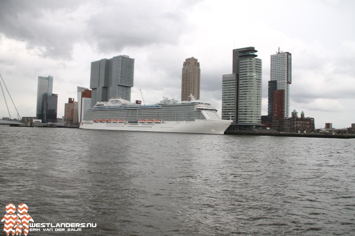 Cruiseschip Regal Princess bezocht Rotterdam
