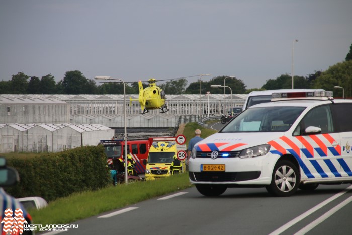 Twee gewonden bij bijna frontale klapper Maasdijk