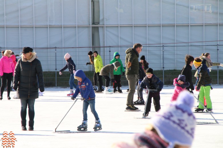 Twee ijsbanen open voor de jeugd