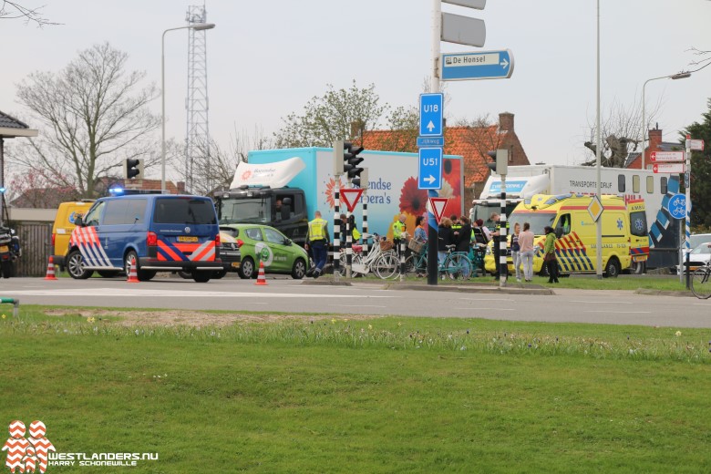 Scooterrijdster gewond na ongeluk Burgemeester Elsenweg