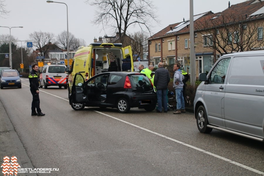 Vrouw gewond na ongeluk Van der Hoevenstraat