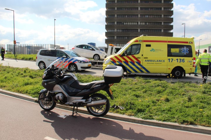 Motorrijder gewond na ongeluk Maassluissedijk