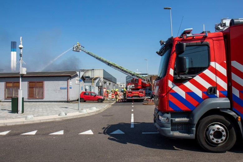 Rotterdam  - Zeer grote brand in bedrijfspand