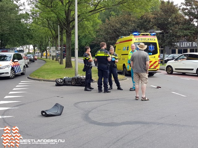 Scooterrijder gewond bij ongeluk Koningin Julianaweg