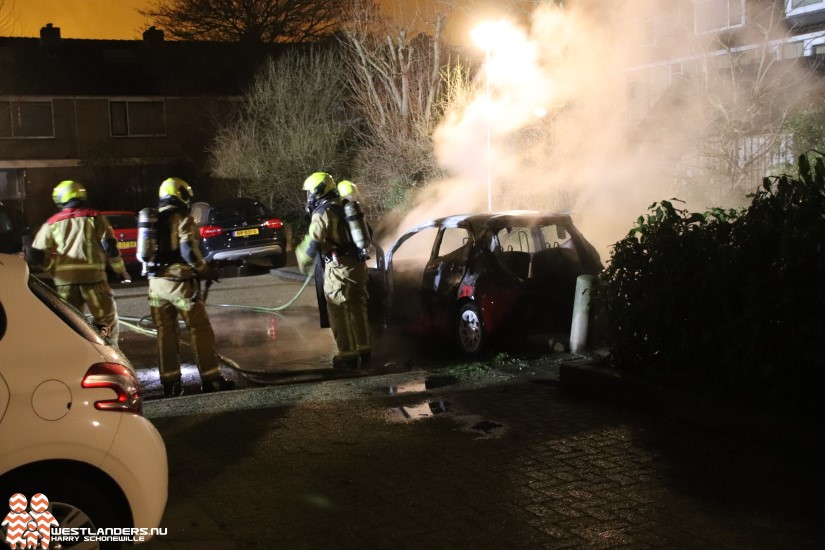 Auto uitgebrand in Uitterlier
