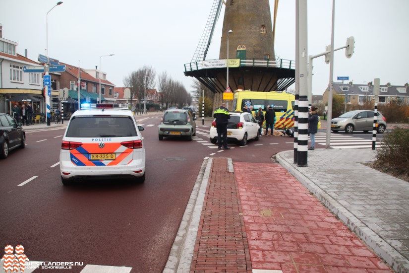 Scooterrijdster gewond bij ongeluk Molenweg