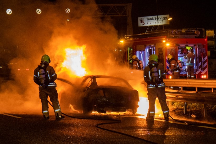 Auto volledig uitgebrand op de A4