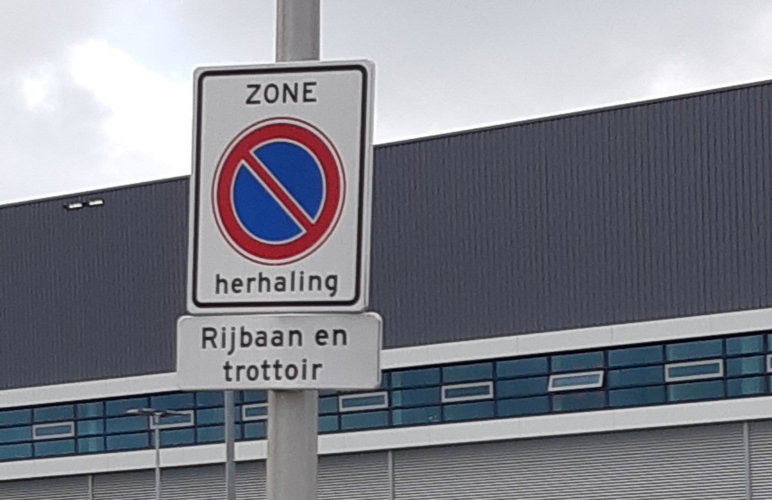 Boeteregen voor foutparkeerders in Den Hoorn