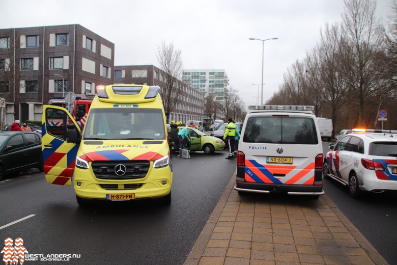 Automobilist gewond bij ongeluk Erasmusweg
