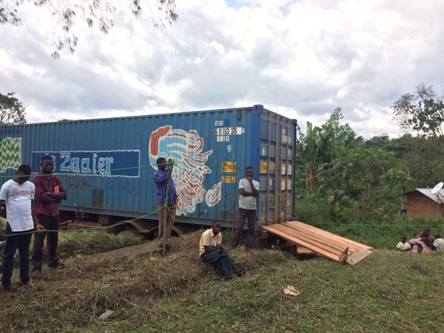Zeecontainer van Stichting De Zaaier aangekomen in Congo