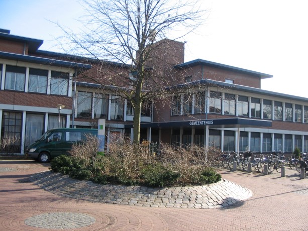 Collegevragen over herbestemming grond oude gemeentehuis Naaldwijk