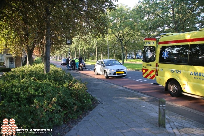 Scooterrijdster gewond bij ongeluk Koningin Julianaweg