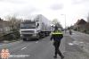 Poolse vrachtwagenchauffeur zoekt verkoeling in sloot