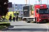 Botsing vrachtwagen en snorscooter op Hoge Noordweg